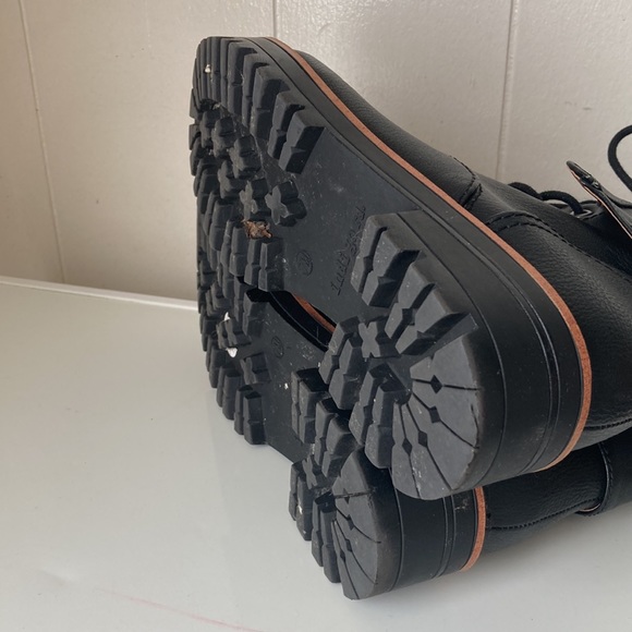 Women’s Guess Winter Coat and boots bundle - Picture 9 of 10